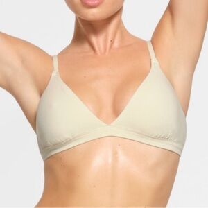 Skims Cream Cotton Triangle Bra in Size Medium
New With Tags